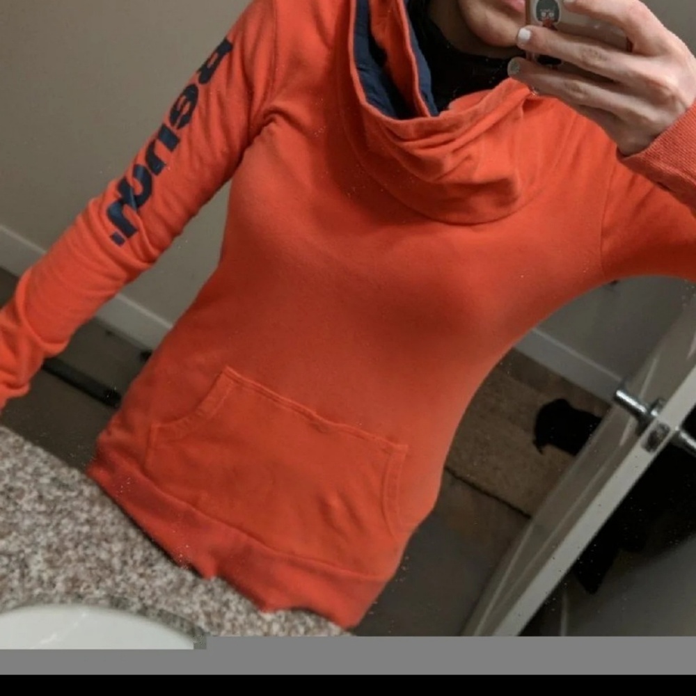 Bench workout sweat shirt